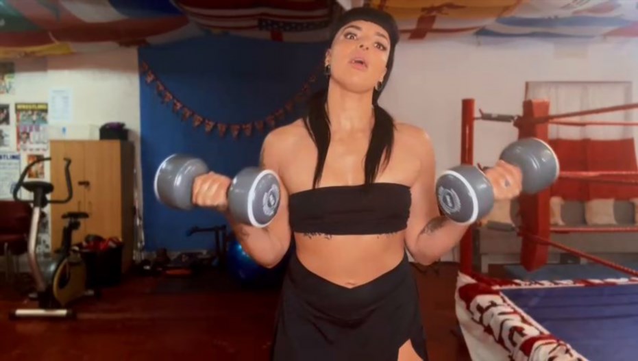 littlegothbatx - Worship my Biceps